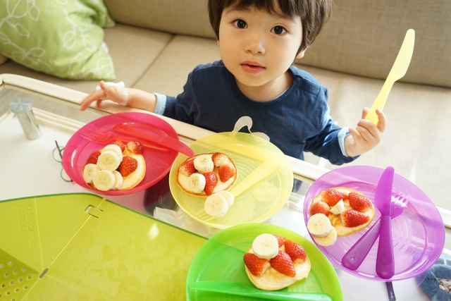 保育園における おやつ の役割は 保育パートナーズ