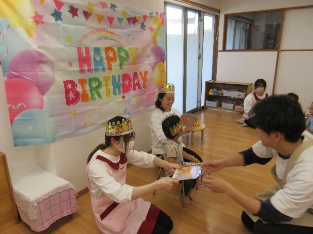 東京都江戸川区西葛西2-22-45　レジデントプレイス1階にある、保育のお仕事求人