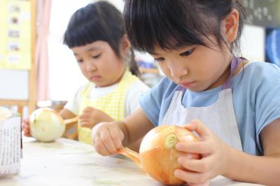 東京都多摩市一ノ宮2-45-3にある、給食調理・栄養士のお仕事求人