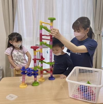 滋賀県大津市大萱1-16-4　リモーネ1Fにある、保育のお仕事求人