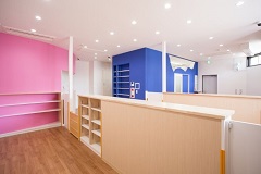 神奈川県藤沢市鵠沼橘1-3-8 グレイシャスK鵠沼1階にある、保育のお仕事求人