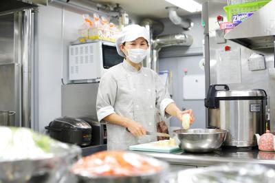 京急本線 京急新子安駅にある給食調理・栄養士のお仕事求人