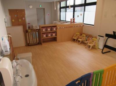 千葉県柏市若柴277-7中央163街区1柏の葉サウスヴィレッジ1階にある、保育のお仕事求人