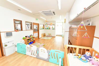 東京都足立区六月1-20-26にある、保育のお仕事求人