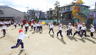 大阪府八尾市末広町2-8-23にある、幼稚園教諭のお仕事求人
