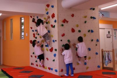 埼玉県入間市河原町15-11駅前第2ビル1Fにある、保育のお仕事求人